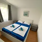 Apartment Lucmar Vir