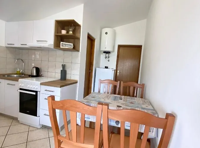 Apartamento Lucmar *